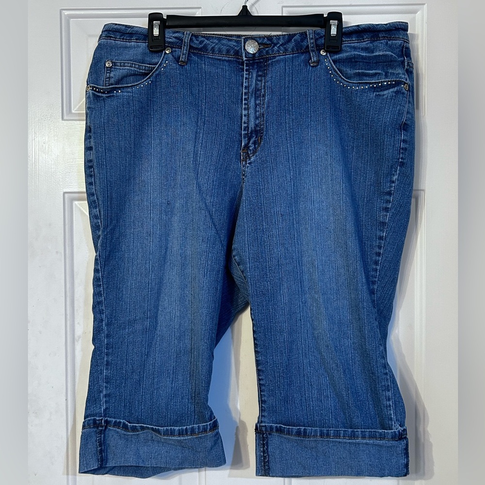 Infinito bedazzled denim capri pants, size 17/18